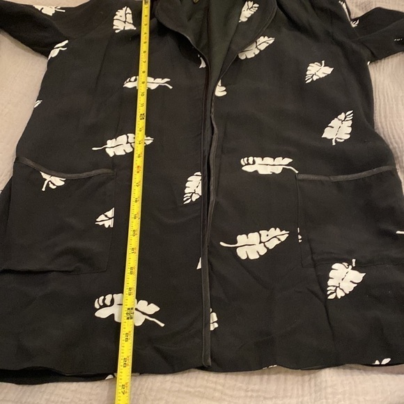 Anthropologie Capulet black and white Leaf print relaxed fit blazer. Size S - Picture 7 of 8